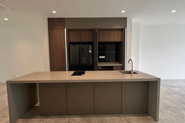 Hinai Heights Townhouse For Sale at Tanjung Bungah