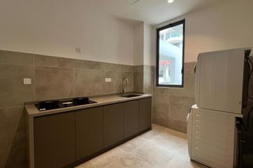 Hinai Heights Townhouse For Sale at Tanjung Bungah