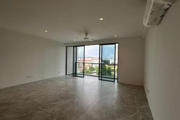 Hinai Heights Townhouse For Sale at Tanjung Bungah