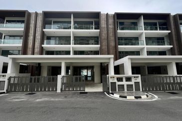 Hinai Heights Townhouse For Rent at Tanjung Bungah