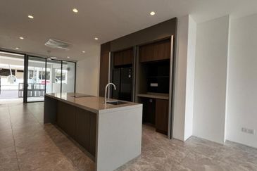 Hinai Heights Townhouse For Rent at Tanjung Bungah