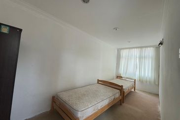 2.5 Storey Terraced Corner Unit for Rent @ Solok Lunas , Pulau Tikus