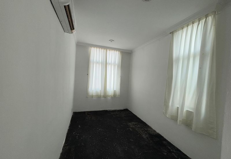2.5 Storey Terraced Corner Unit for Rent @ Solok Lunas , Pulau Tikus