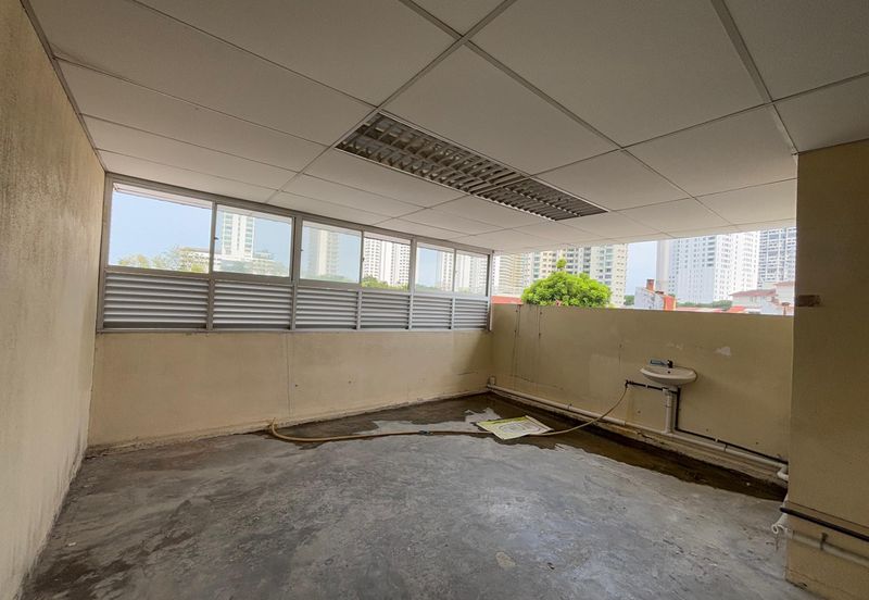 2.5 Storey Terraced Corner Unit for Rent @ Solok Lunas , Pulau Tikus