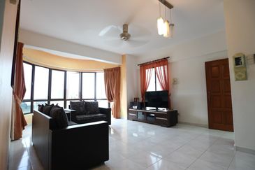 Twin Tower Condominium For Rent In Tanjung Bungah