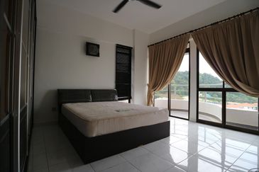 Twin Tower Condominium For Rent In Tanjung Bungah