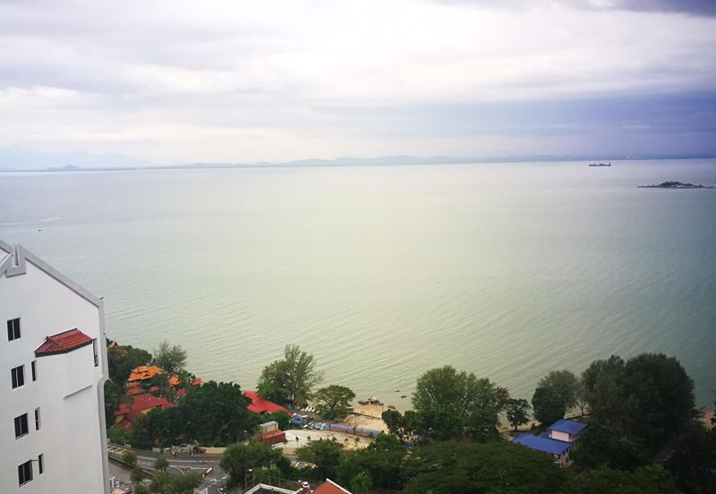 Twin Tower Tanjung Bungah Condominium For Sale