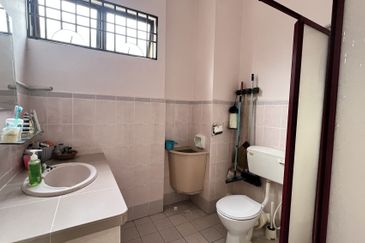 Jalan Sungai Emas 4 Double Storey Semi-D for Sale at Batu Ferringhi