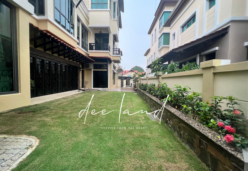 Bungalow for rent in Pulau Tikus with ample parking space 