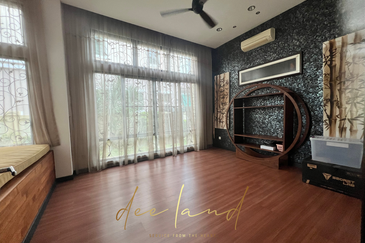 Bungalow for rent in Pulau Tikus with ample parking space 