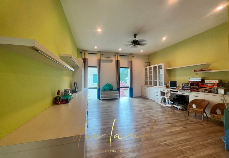 Bungalow for rent in Pulau Tikus with ample parking space 