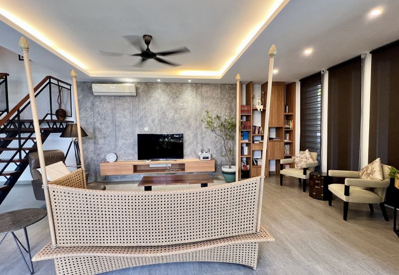 2 Storey Semi-Detached at Lorong Lembah Permai For Sale 