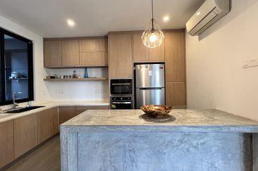 2 Storey Semi-Detached at Lorong Lembah Permai For Sale 