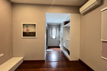 2 Storey Semi-Detached at Lorong Lembah Permai For Sale 