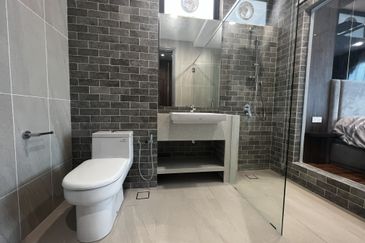 Queens Residences @ Queens Waterfront