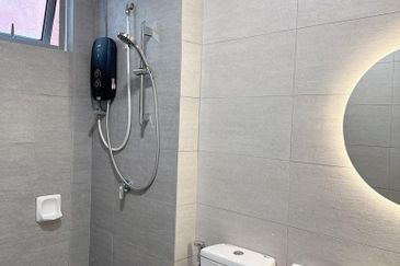 Gravit8 @ Klang South