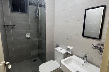 Gravit8 @ Klang South