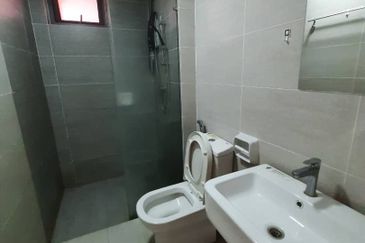 Gravit8 @ Klang South