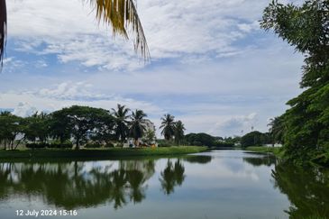 Dedaun, Bandar Cassia