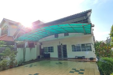 Semi-D landed house for sale Penang Landed house for sale - Greenlane | Gelugor | Freehold | Commercial Potential