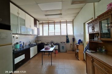 Semi-D landed house for sale Penang Landed house for sale - Greenlane | Gelugor | Freehold | Commercial Potential