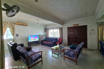 Semi-D landed house for sale Penang Landed house for sale - Greenlane | Gelugor | Freehold | Commercial Potential