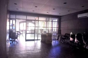 2-Sty End lot shop @ PJU 1, Aman Suria