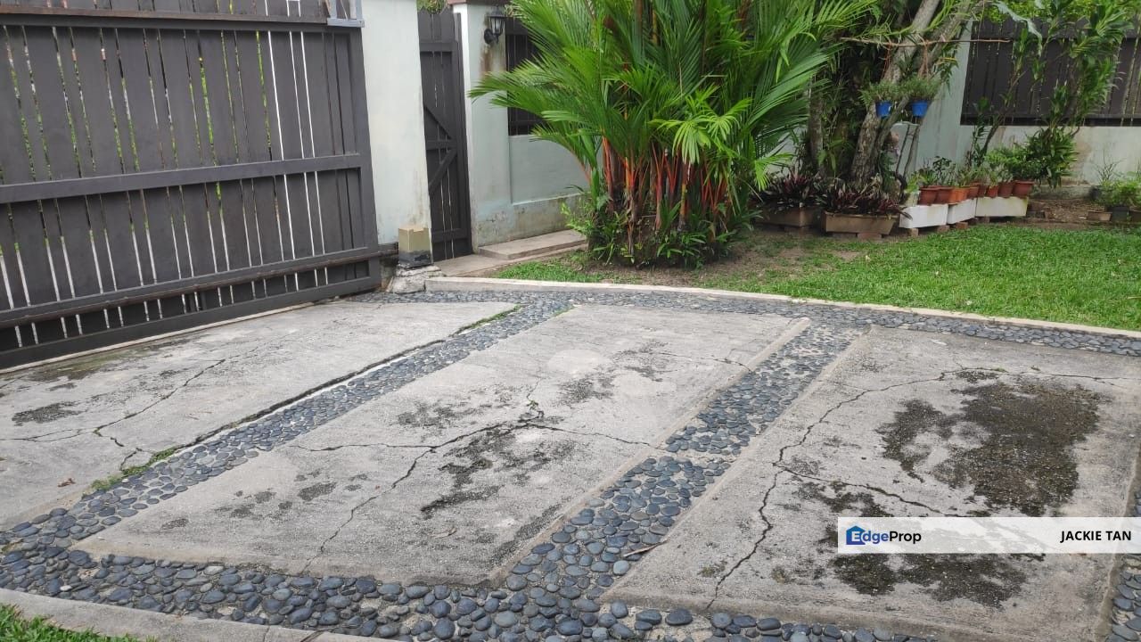 Seksyn 12, PJ - Well Kept Single Storey Bungalow , Selangor, Petaling Jaya