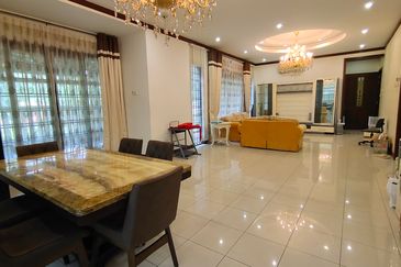 Bukit Jelutong 2 Storey Corner