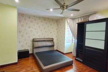 Bukit Jelutong 2 Storey Corner