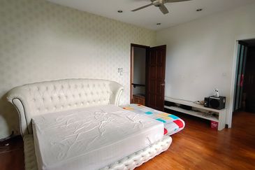 Bukit Jelutong 2 Storey Corner