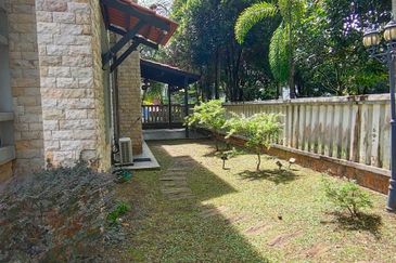 Bukit Jelutong 2 Storey Corner