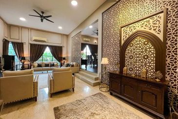 Beautiful Semi Detached For Sale At  Bukit Jelutong Height Bukit Jelutong  