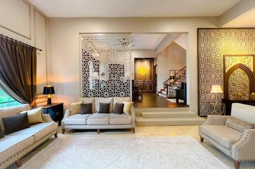 Beautiful Semi Detached For Sale At  Bukit Jelutong Height Bukit Jelutong  