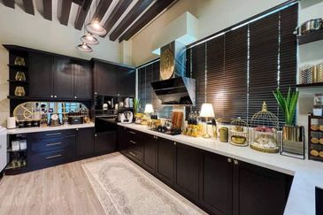 Beautiful Semi Detached For Sale At  Bukit Jelutong Height Bukit Jelutong  