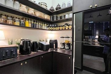 Beautiful Semi Detached For Sale At  Bukit Jelutong Height Bukit Jelutong  