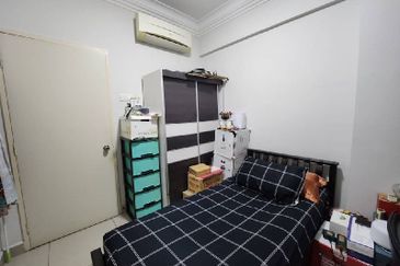 First Residence (Residensi Unggul)