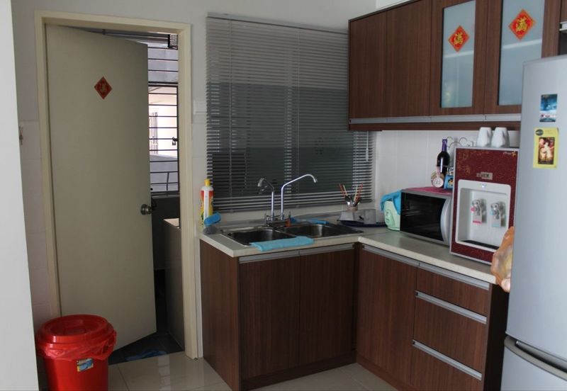 First Residence (Residensi Unggul)