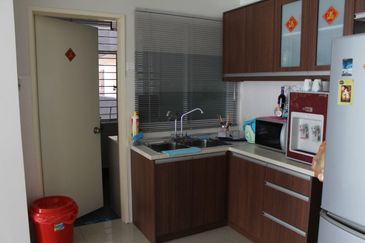 First Residence (Residensi Unggul)