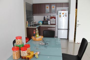 First Residence (Residensi Unggul)