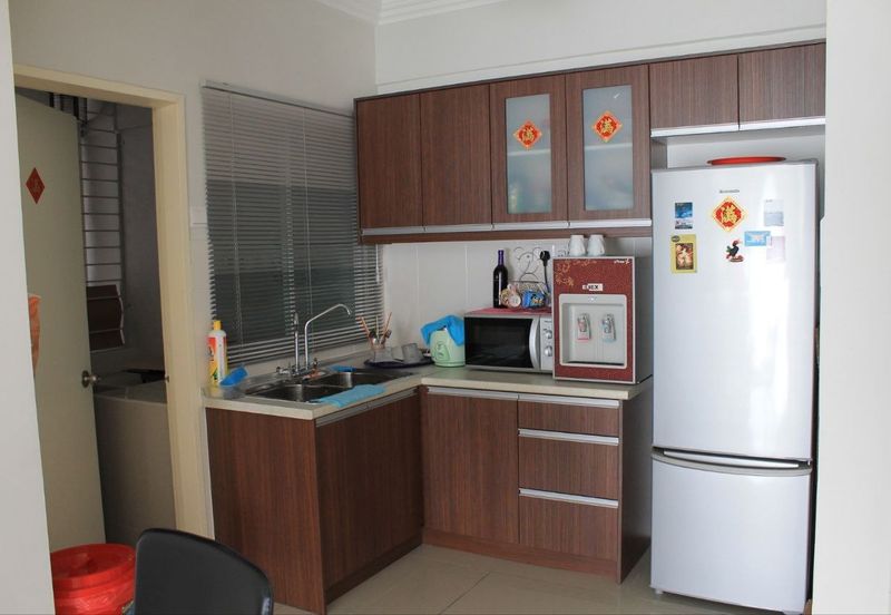 First Residence (Residensi Unggul)