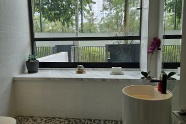 East Residence @ KLGCC