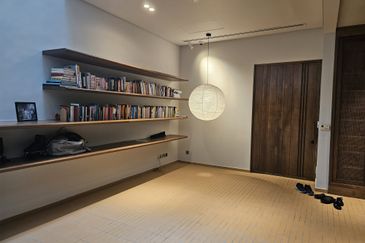 East Residence @ KLGCC