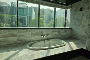 East Residence @ KLGCC