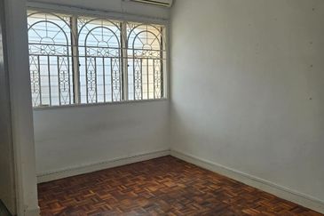 Subang Jaya SS18 Double Storey For Sales 