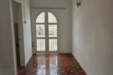 Subang Jaya SS18 Double Storey For Sales 