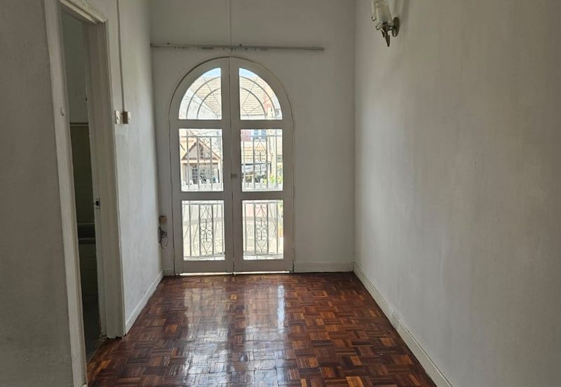 Subang Jaya SS18 Double Storey For Sales 