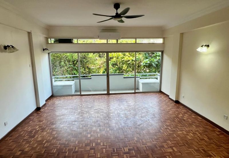 Sri Puteri (Earls Court), Ukay Perdana