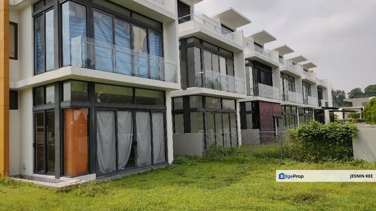 Reed Lake Fields Sungai Besi KL 3 Storey Superlink House For Sale for
