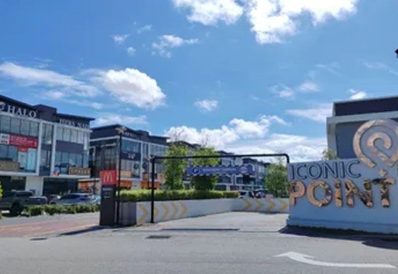 Jalan Iconic Point